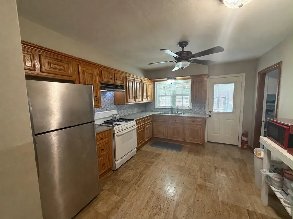 1847 Pasadena Boulevard Pasadena, TX 77502