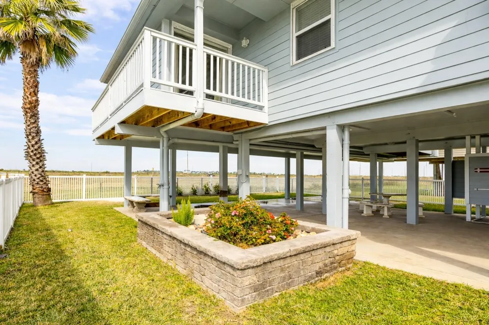 13026 John Reynolds Road Galveston, TX 77554