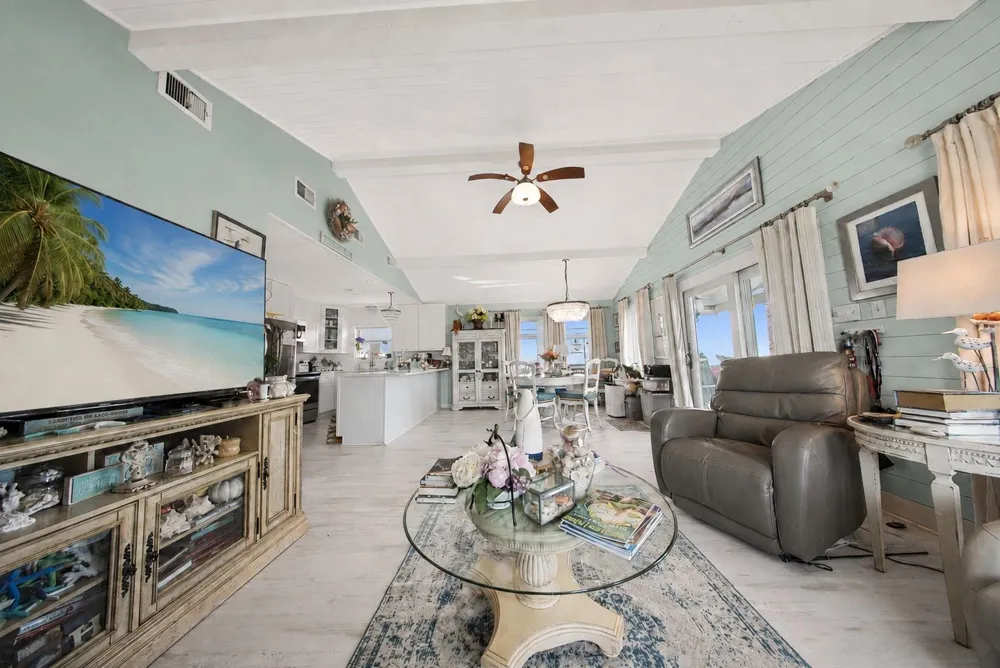 13026 John Reynolds Road Galveston, TX 77554