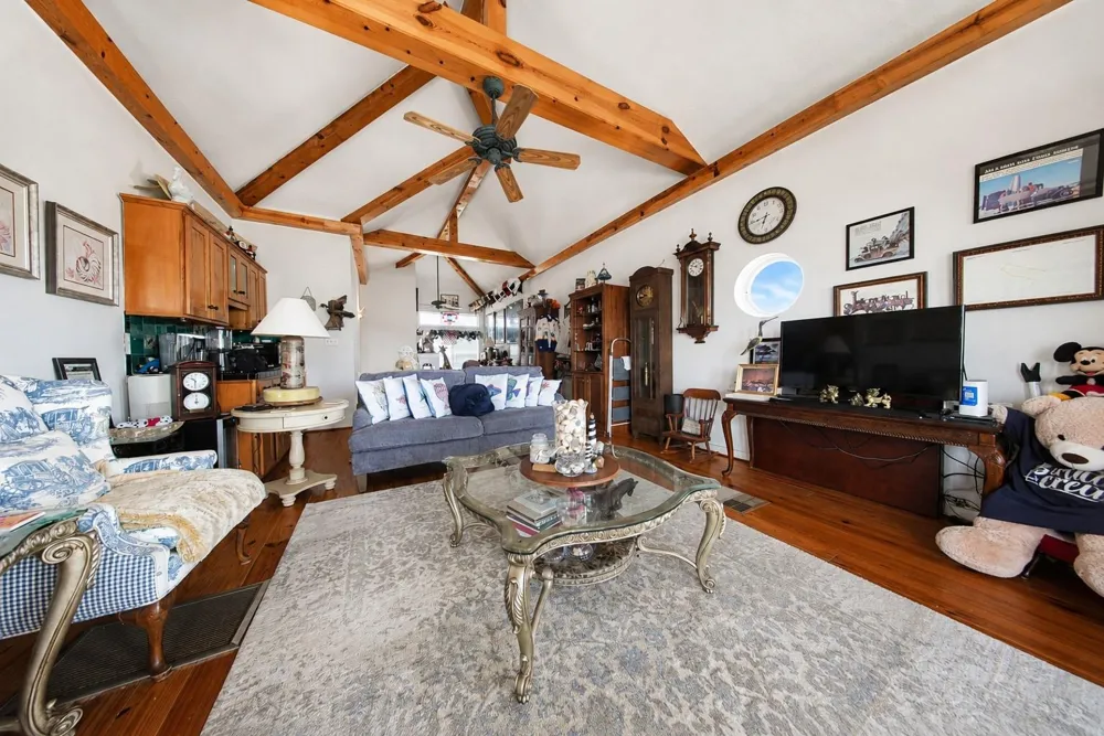 13026 John Reynolds Road Galveston, TX 77554