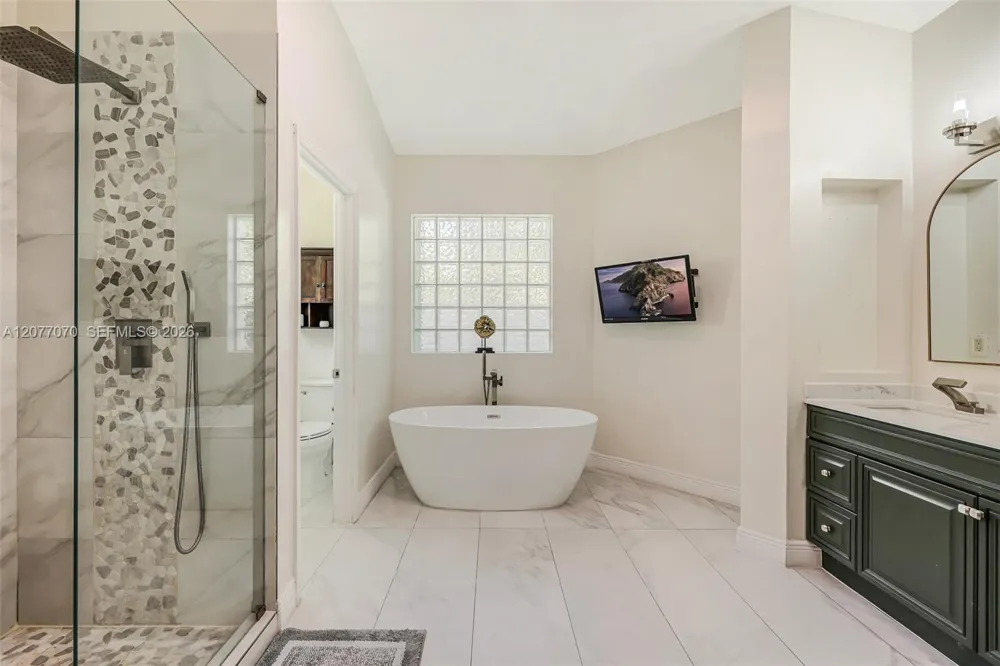 1928 Water Ridge Dr Weston, FL 33326