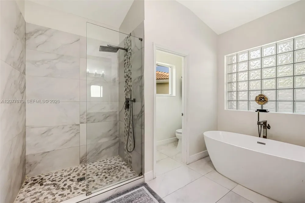 1928 Water Ridge Dr Weston, FL 33326