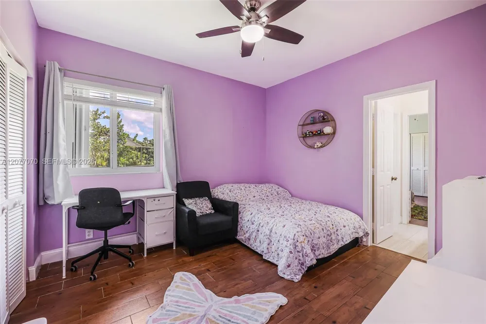1928 Water Ridge Dr Weston, FL 33326