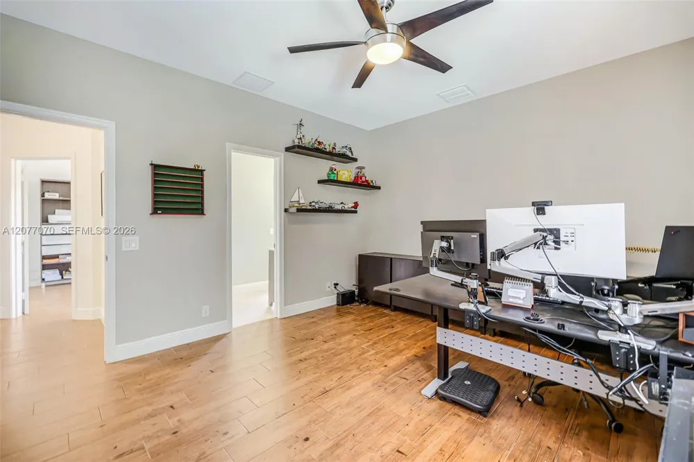 1928 Water Ridge Dr Weston, FL 33326