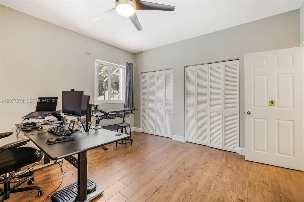 1928 Water Ridge Dr Weston, FL 33326