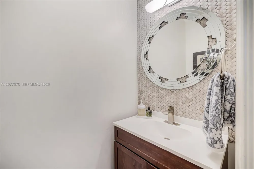 1928 Water Ridge Dr Weston, FL 33326
