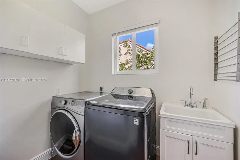 1928 Water Ridge Dr Weston, FL 33326