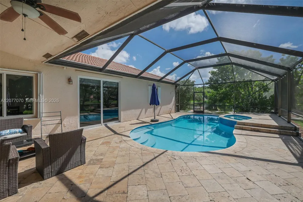 1928 Water Ridge Dr Weston, FL 33326
