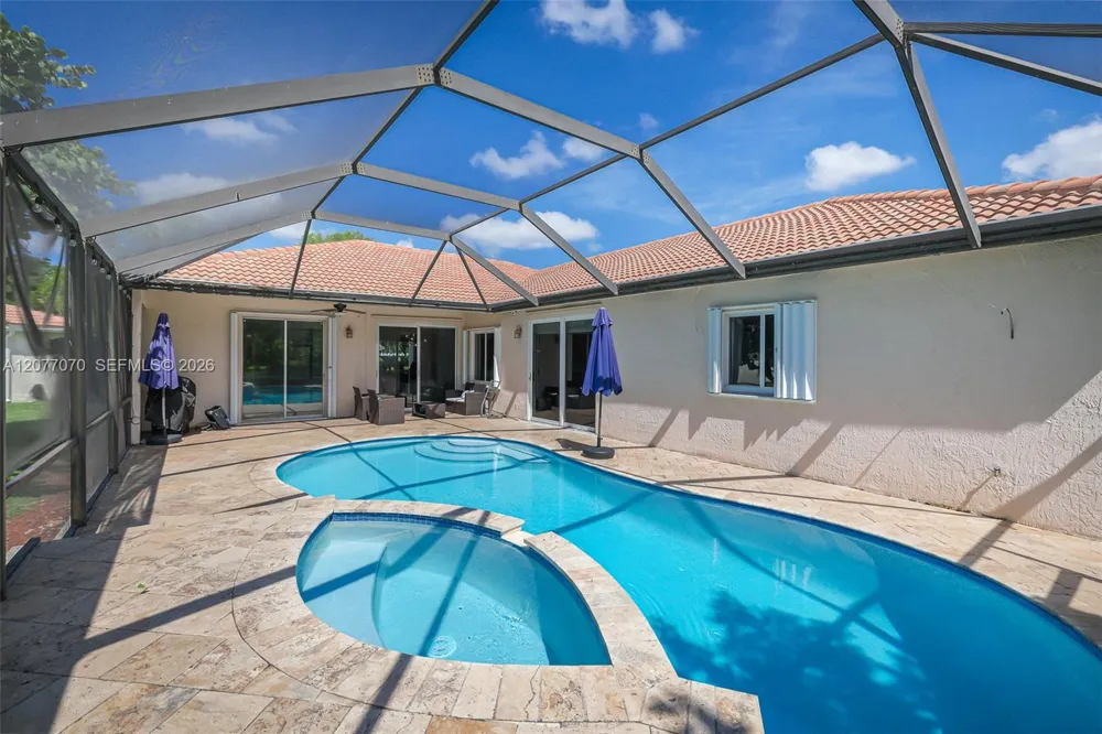 1928 Water Ridge Dr Weston, FL 33326