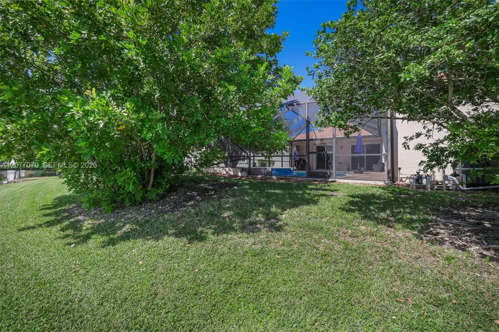 1928 Water Ridge Dr Weston, FL 33326