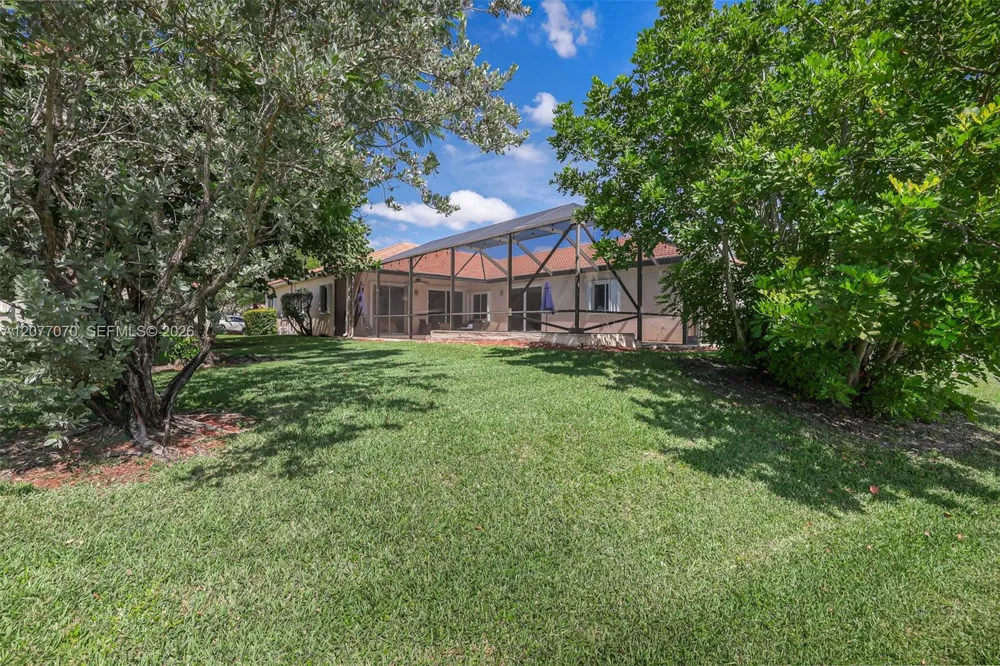 1928 Water Ridge Dr Weston, FL 33326