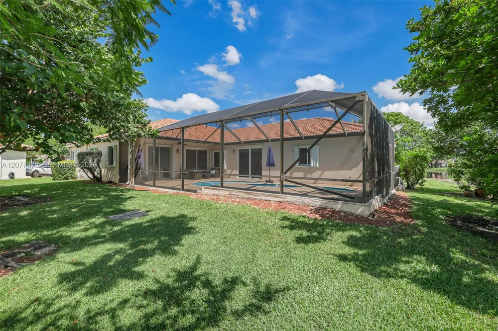 1928 Water Ridge Dr Weston, FL 33326