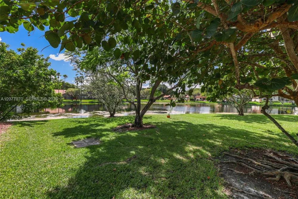 1928 Water Ridge Dr Weston, FL 33326