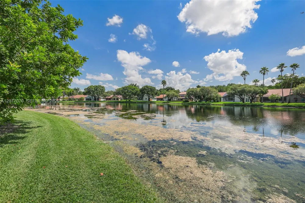 1928 Water Ridge Dr Weston, FL 33326