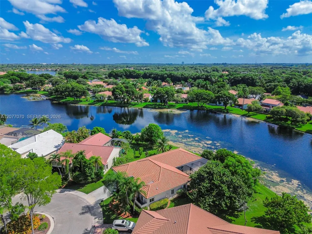 1928 Water Ridge Dr Weston, FL 33326
