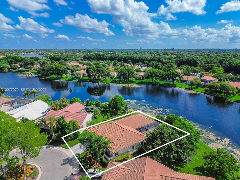 1928 Water Ridge Dr Weston, FL 33326