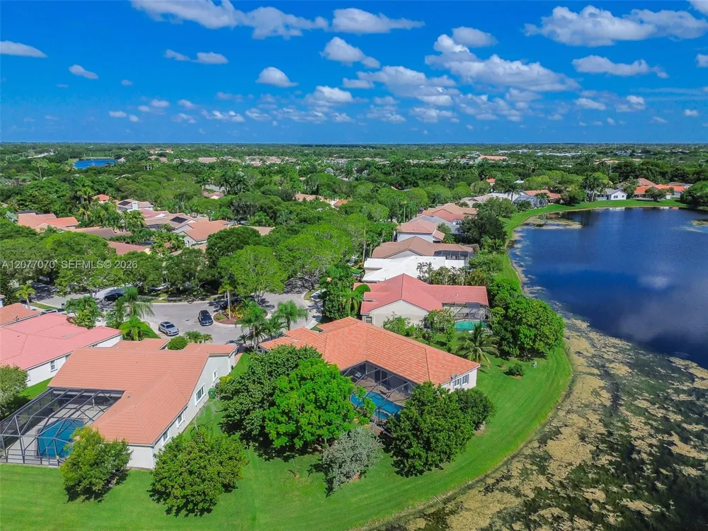 1928 Water Ridge Dr Weston, FL 33326