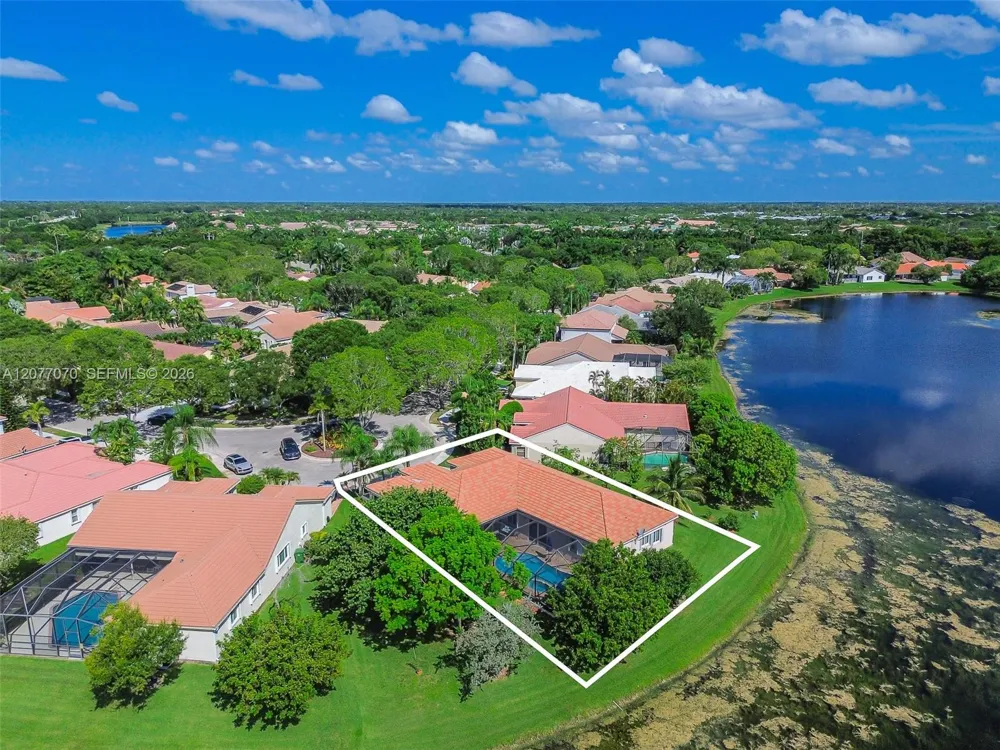 1928 Water Ridge Dr Weston, FL 33326