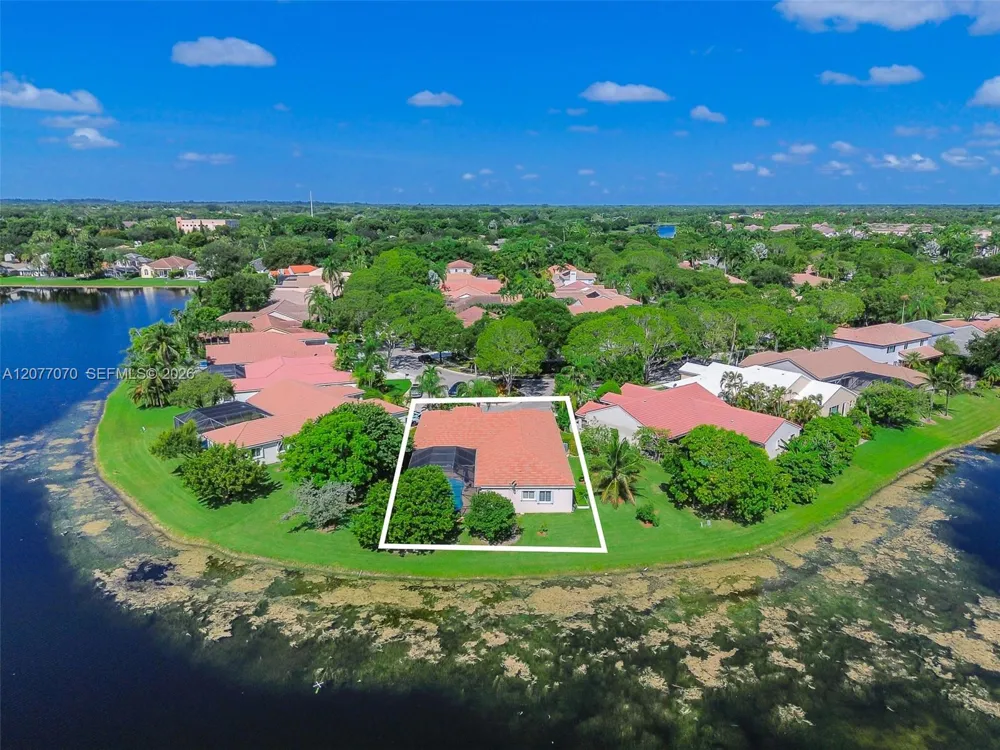 1928 Water Ridge Dr Weston, FL 33326
