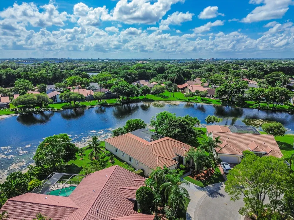 1928 Water Ridge Dr Weston, FL 33326