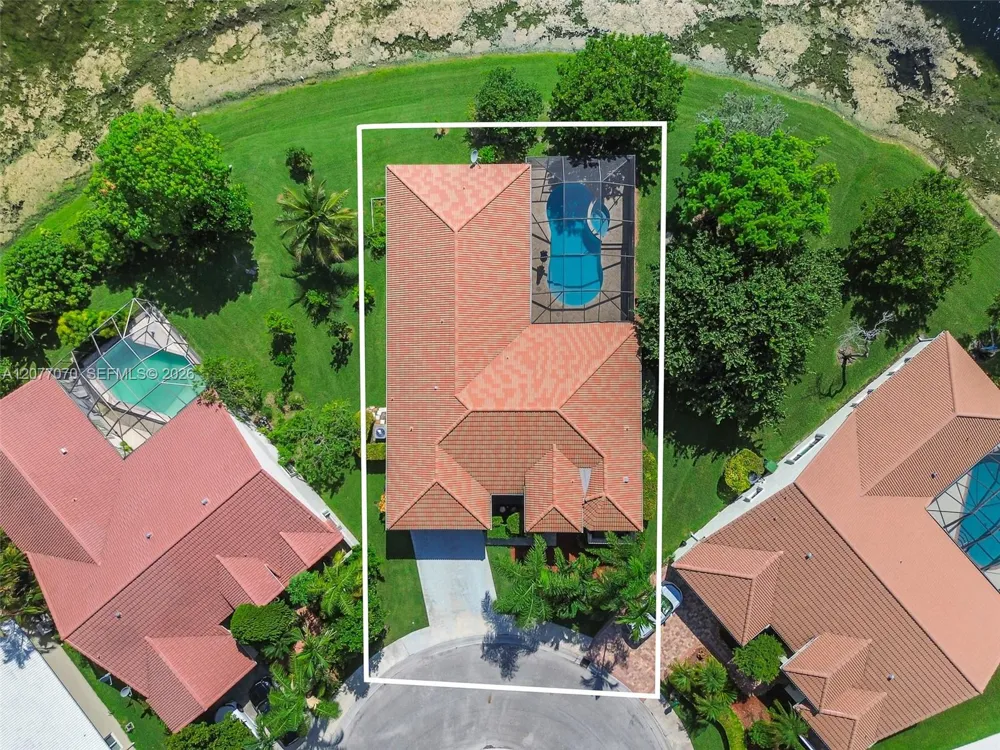 1928 Water Ridge Dr Weston, FL 33326
