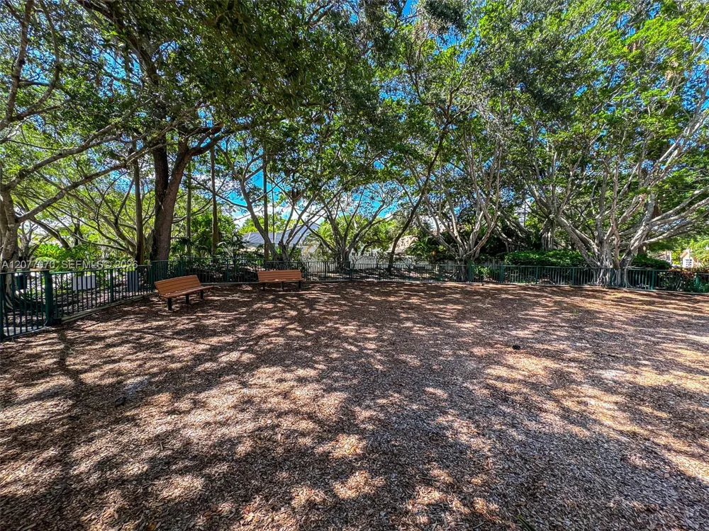 1928 Water Ridge Dr Weston, FL 33326