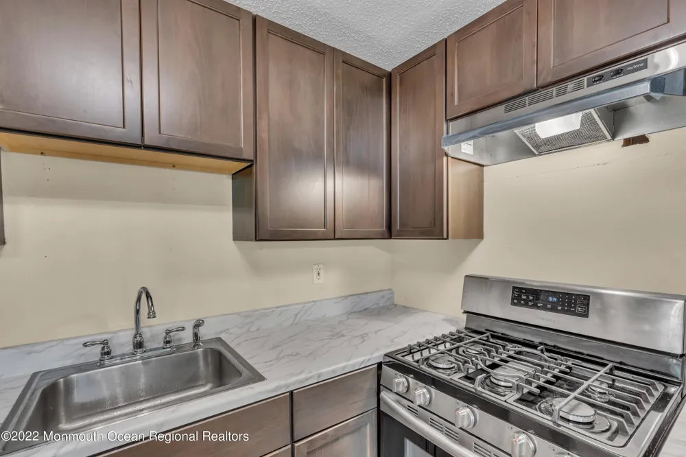 134 Whispering Oaks Way #134 Jackson, NJ 08527