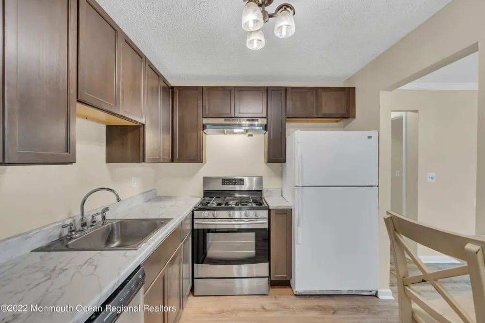 134 Whispering Oaks Way #134 Jackson, NJ 08527