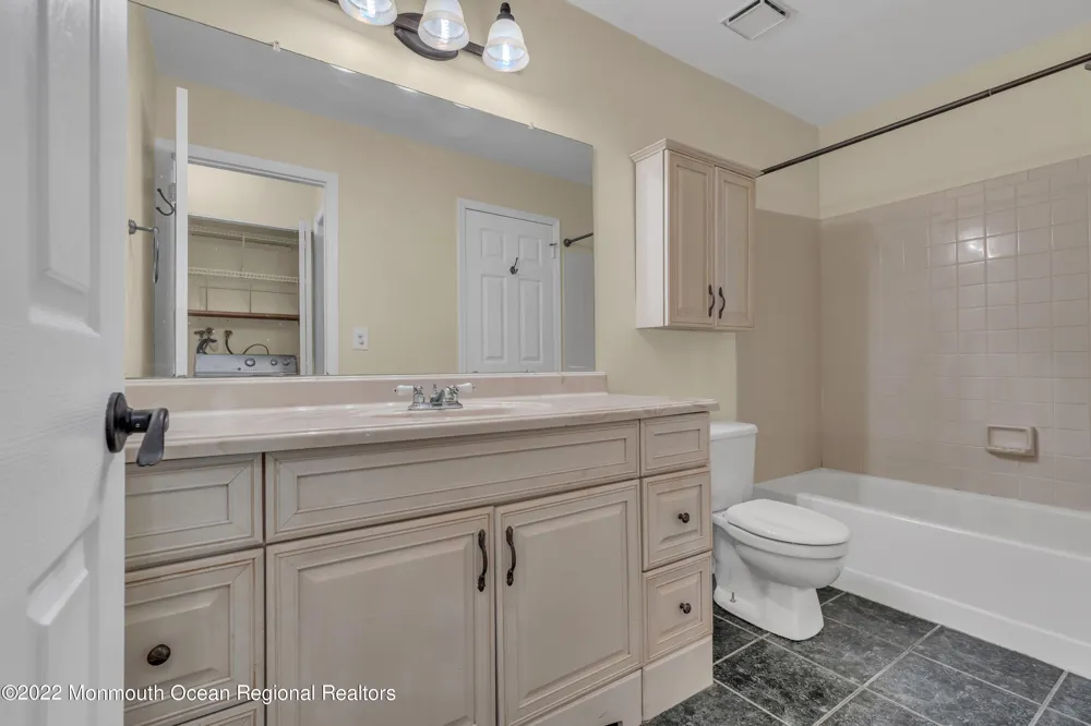 134 Whispering Oaks Way #134 Jackson, NJ 08527