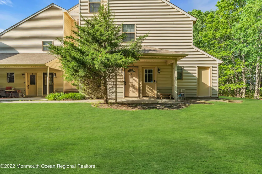 134 Whispering Oaks Way #134 Jackson, NJ 08527