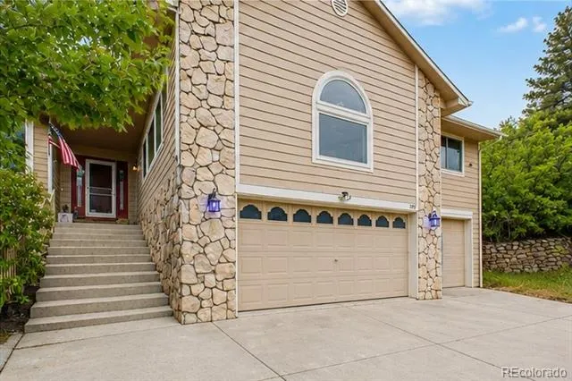 395 Dawson Court Castle Rock, CO 80104