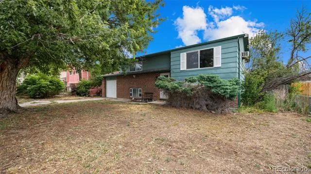 1615 Mineola Street Colorado Springs, CO 80915