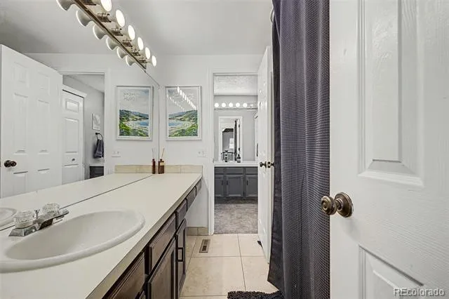 1981 S Hannibal Court #B Aurora, CO 80013