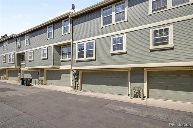 1981 S Hannibal Court #B Aurora, CO 80013