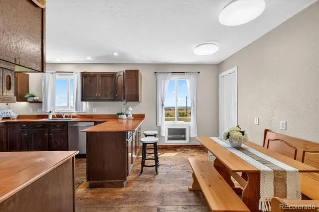 24396 Emerald Trail Deer Trail, CO 80105