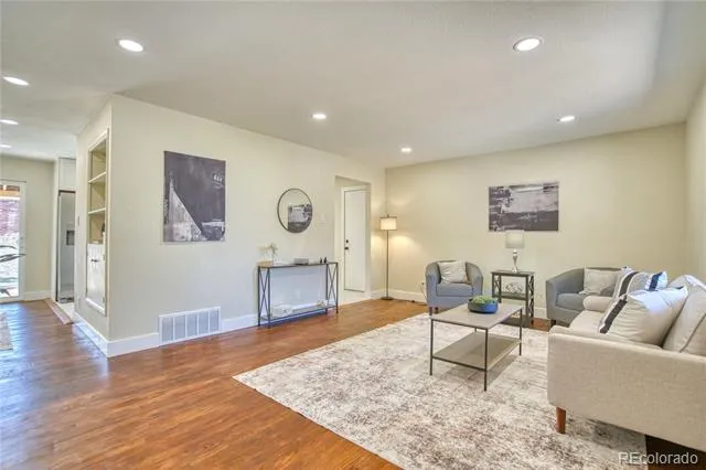 970 W 1st Avenue Broomfield, CO 80020