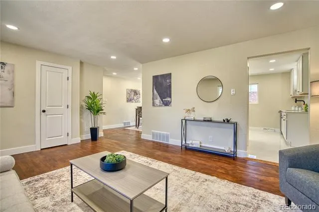 970 W 1st Avenue Broomfield, CO 80020