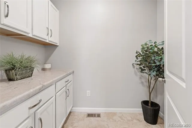 8273 S Queen Street Littleton, CO 80127