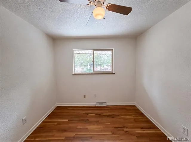 5421 Raritan Way Denver, CO 80221