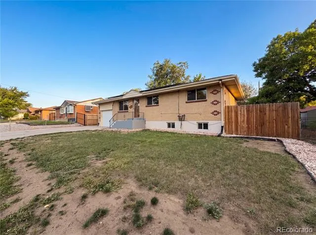 5421 Raritan Way Denver, CO 80221