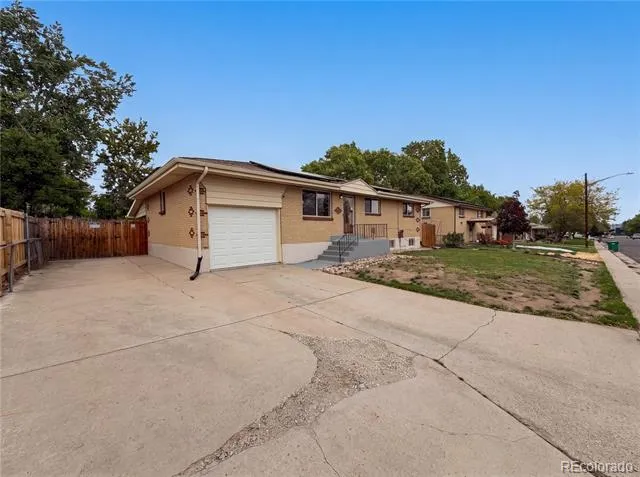 5421 Raritan Way Denver, CO 80221