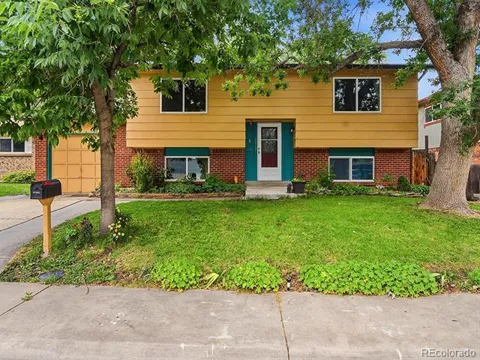 6932 Deframe Court