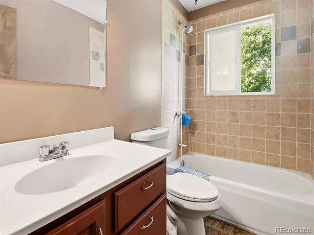 6932 Deframe Court Arvada, CO 80004
