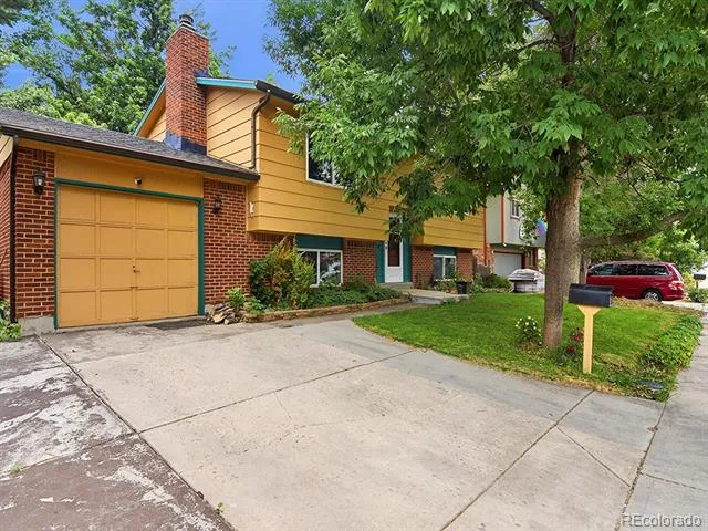 6932 Deframe Court Arvada, CO 80004