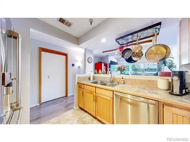 624 Pearl Street #203 Boulder, CO 80302