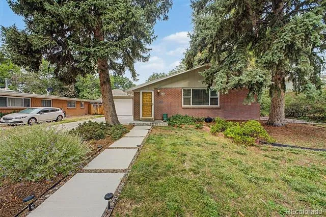 6129 Everett Street Arvada, CO 80004