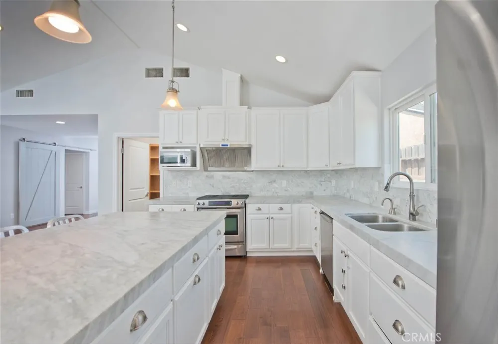 17343 Martha Street Encino, CA 91316