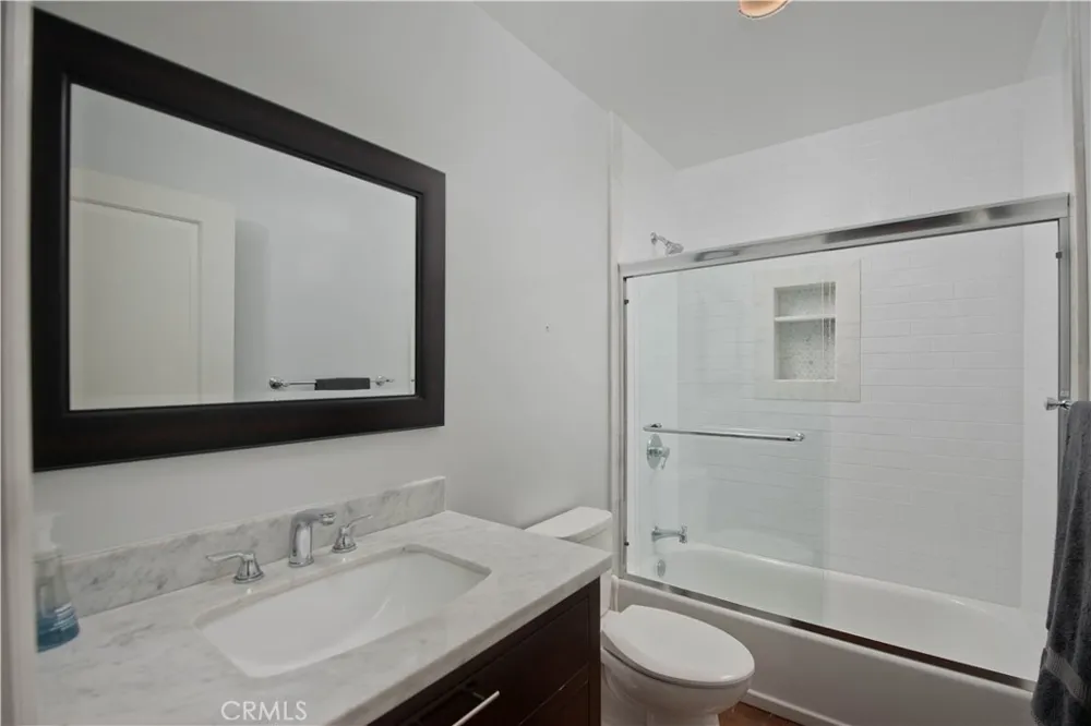 17343 Martha Street Encino, CA 91316