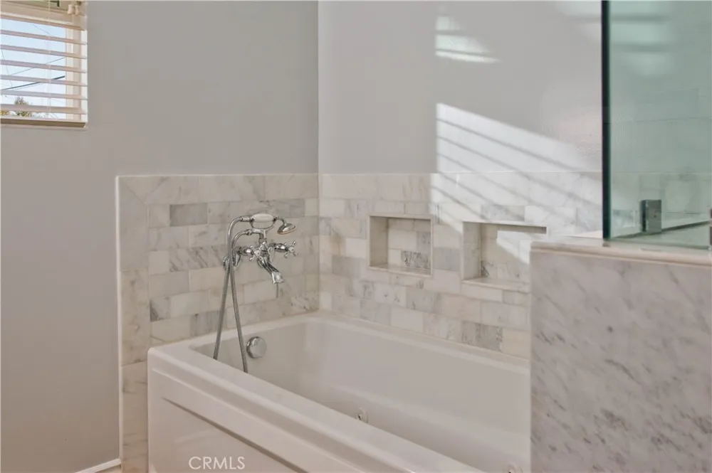 17343 Martha Street Encino, CA 91316