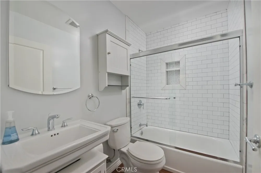 17343 Martha Street Encino, CA 91316